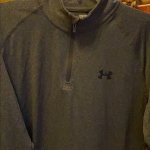 Under Armour Heat Gear Men’s Med. gray long sleeve